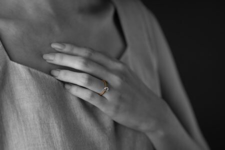 プロポーズリングについて　婚約指輪との違いやメリット